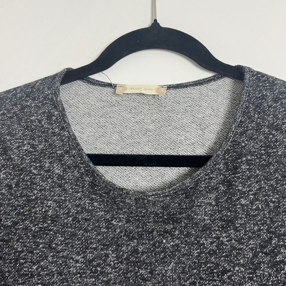 Altar'd State Gray Lightweight Sweatshirt Knit Split Bell Sleeve Shift Dress M - Picture 5 of 10